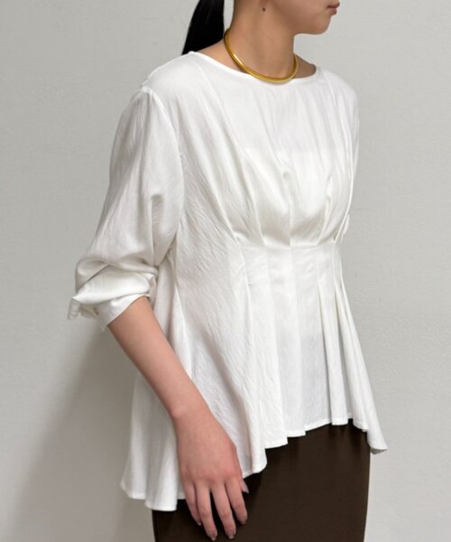 LOUNGEDRESS（ラウンジドレス）の「Aラインペプラムブラウス（シャツ/ブラウス・レディース・ライトベージュ/オフホワイト/チャコールグレー・FREE）」の8枚目の写真