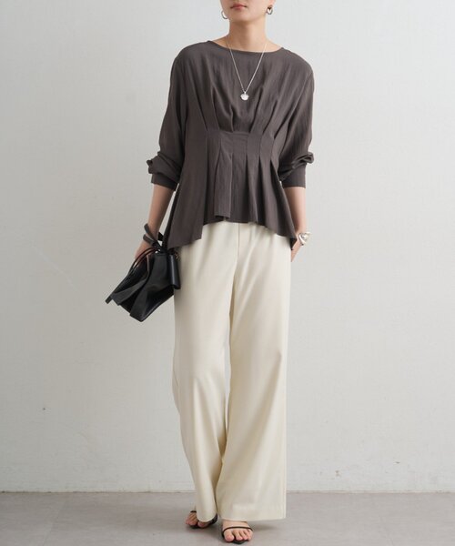 LOUNGEDRESS（ラウンジドレス）の「Aラインペプラムブラウス（シャツ/ブラウス・レディース・ライトベージュ/オフホワイト/チャコールグレー・FREE）」の20枚目の写真