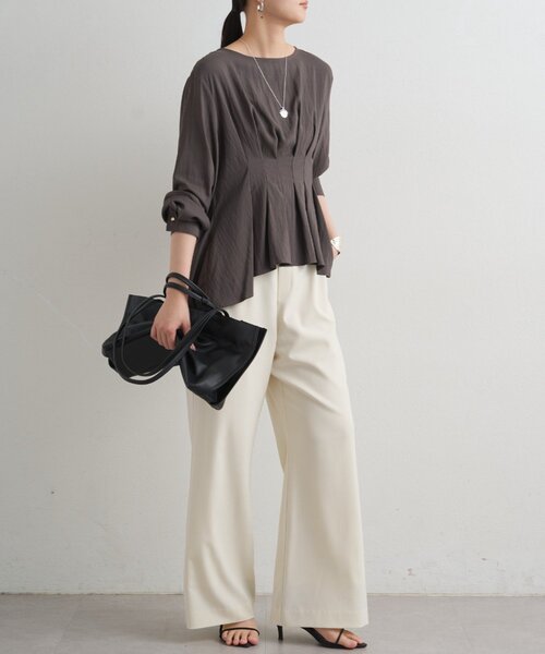 LOUNGEDRESS（ラウンジドレス）の「Aラインペプラムブラウス（シャツ/ブラウス・レディース・ライトベージュ/オフホワイト/チャコールグレー・FREE）」の21枚目の写真