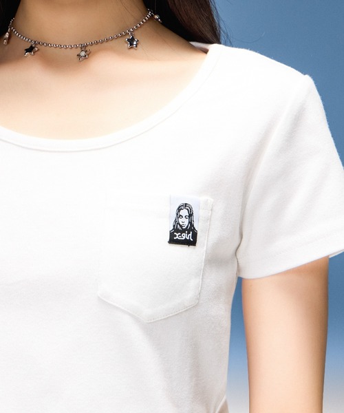 X-girl（エックスガール）の「FACE LABEL S/S BABY TEE（Tシャツ/カットソー・レディース・ブラック/ホワイト/カモフラージュ・ONE SIZE）」の11枚目の写真