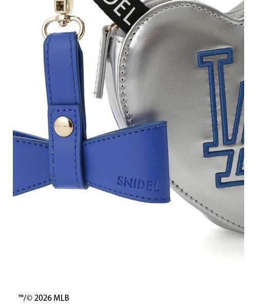 SNIDEL（スナイデル）の「【MLB】チームロゴハートポーチチャーム（キーケース/キーアクセサリー・レディース・シルバー/グレー/グリーン・F）」の15枚目の写真
