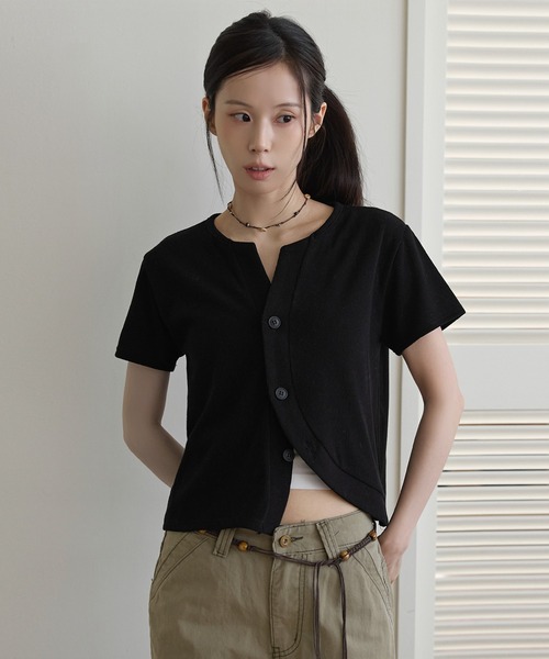 UNE MANSION(ユヌマンション)の「【UNE ORIGINAL】フロントカーブビッグボタンリブ半袖カーディガン(Tシャツ/カットソー・レディース・グレー/アイボリー/ブラック・FREE)」の20枚目の写真
