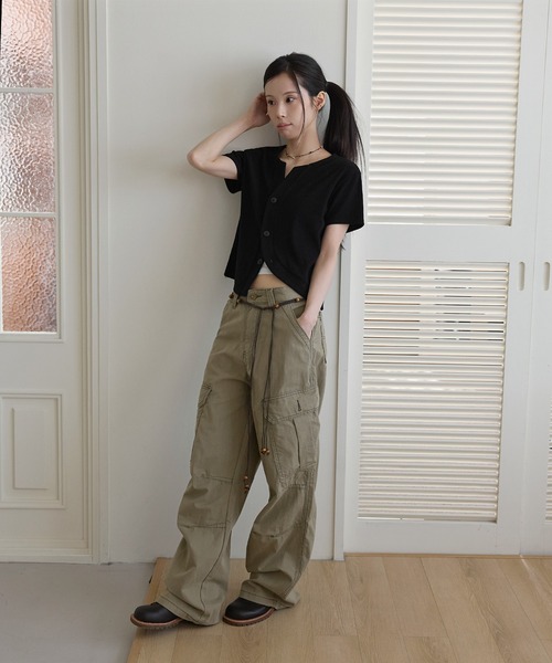 UNE MANSION(ユヌマンション)の「【UNE ORIGINAL】フロントカーブビッグボタンリブ半袖カーディガン(Tシャツ/カットソー・レディース・グレー/アイボリー/ブラック・FREE)」の22枚目の写真