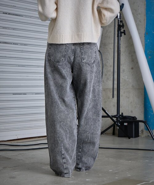 goocy(グーシー)の「デニムバレルレッグワイドパンツ(デニムパンツ・レディース・ブラック・28cm/27cm)」の6枚目の写真