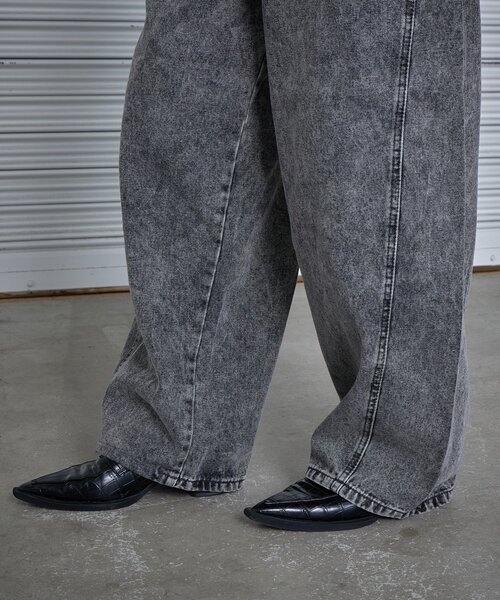 goocy(グーシー)の「デニムバレルレッグワイドパンツ(デニムパンツ・レディース・ブラック・28cm/27cm)」の11枚目の写真