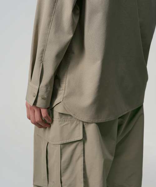 MUSINSA STANDARD（ムシンサスタンダード）の「[シティレジャー] エアリードットユーティリティシャツ [グレーシュベージュ]（シャツ/ブラウス・メンズ・その他・SMALL/MEDIUM/LARGE/X-LARGE/2XL）」の7枚目の写真