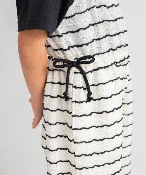 BRANSHES（ブランシェス）の「【おそろい】カットジャガードサロペット（サロペット/オーバーオール・キッズ・アイボリー/ブラック・90/130/140/150/100/120/110）」の11枚目の写真