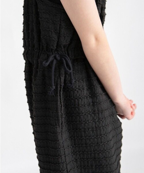 BRANSHES（ブランシェス）の「【おそろい】カットジャガードサロペット（サロペット/オーバーオール・キッズ・アイボリー/ブラック・90/130/140/150/100/120/110）」の18枚目の写真