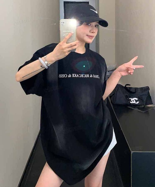 Dalfwin(ダールフィン)の「韓国ファッション FEICHAI英字ロゴウォッシュ加工半袖Tシャツ(Tシャツ/カットソー・レディース・ブラック/ブラウン・FREE)」の18枚目の写真