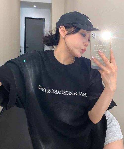 Dalfwin(ダールフィン)の「韓国ファッション FEICHAI英字ロゴウォッシュ加工半袖Tシャツ(Tシャツ/カットソー・レディース・ブラック/ブラウン・FREE)」の17枚目の写真