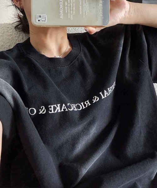 Dalfwin(ダールフィン)の「韓国ファッション FEICHAI英字ロゴウォッシュ加工半袖Tシャツ(Tシャツ/カットソー・レディース・ブラック/ブラウン・FREE)」の15枚目の写真