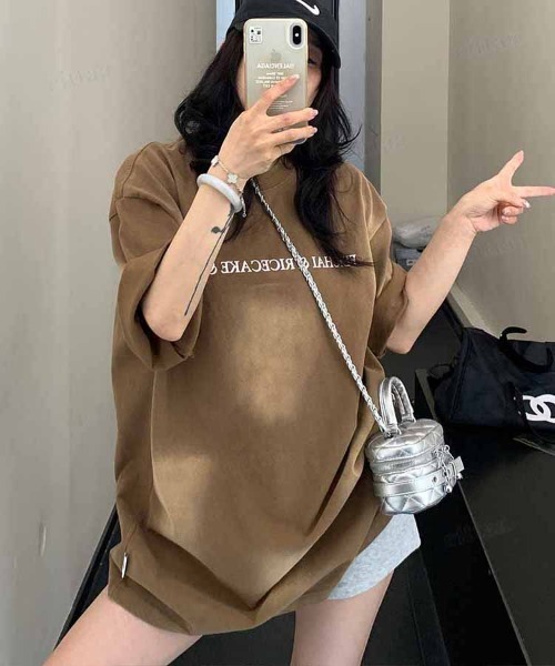 Dalfwin(ダールフィン)の「韓国ファッション FEICHAI英字ロゴウォッシュ加工半袖Tシャツ(Tシャツ/カットソー・レディース・ブラック/ブラウン・FREE)」の8枚目の写真