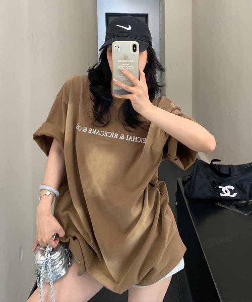 Dalfwin(ダールフィン)の「韓国ファッション FEICHAI英字ロゴウォッシュ加工半袖Tシャツ(Tシャツ/カットソー・レディース・ブラック/ブラウン・FREE)」の7枚目の写真