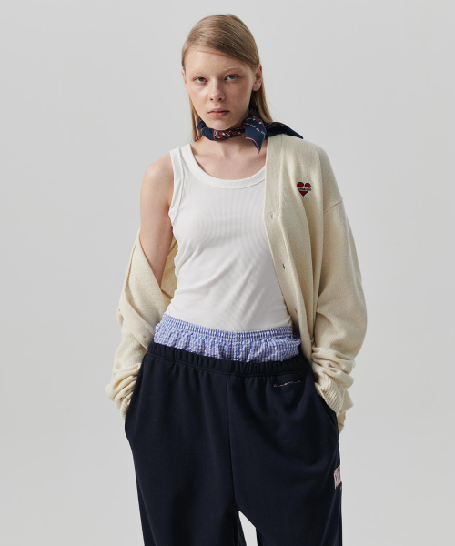 Beyond Closet(-)の「ノーマンティック ベーシックラムウールVネックカーディガン アイボリー(カーディガン/ボレロ・レディース・その他・SMALL/LARGE)」の2枚目の写真