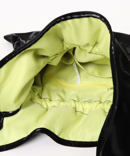 Cheek(チーク)の「tiered code one shoulder(ショルダーバッグ・レディース・カーキ/グレー/ブラック・FREE)」の8枚目の写真