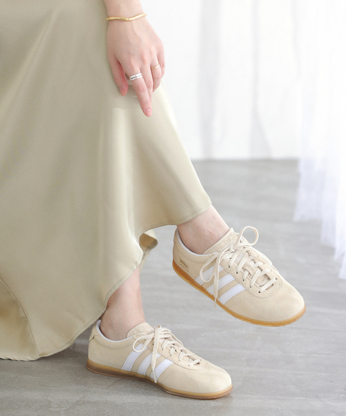 La TOTALITE(ラトータリテ)の「adidas / アディダス GAZELLE LO PRO W(スニーカー・レディース・ベージュ・24.5cm/24cm/23.5cm/23cm)」の1枚目の写真