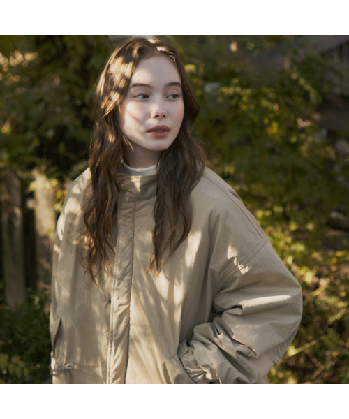 WEDNESDAYOASISFORWOMEN（ウェンズデー オアシス フォー ウーマン）の「W/M-65 フィッシュテールミリタリーコートパディングコート_3COLOR（ダウンジャケット/コート・レディース・ブラック/Beige・MEDIUM/LARGE）」の2枚目の写真
