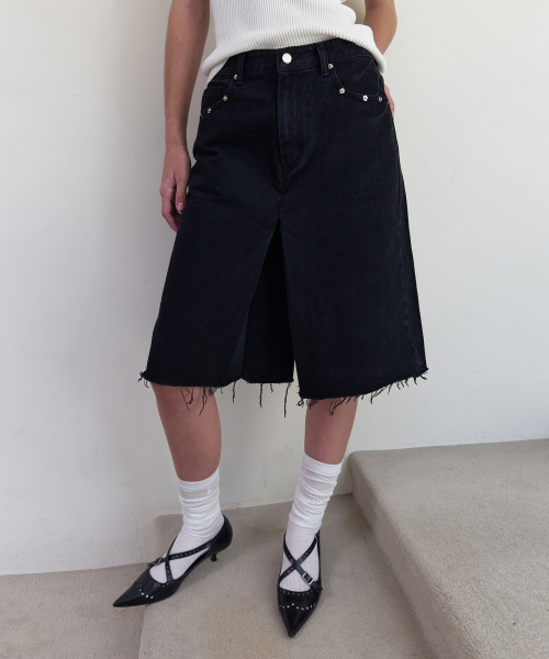 DIAGONAL(ダイアゴナル)の「DENIM WRAP SKIRT SHORTS (black)(デニムパンツ・レディース・その他・SMALL/MEDIUM/LARGE)」の1枚目の写真