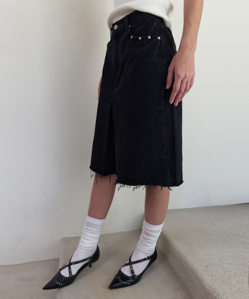 DIAGONAL(ダイアゴナル)の「DENIM WRAP SKIRT SHORTS (black)(デニムパンツ・レディース・その他・SMALL/MEDIUM/LARGE)」の2枚目の写真