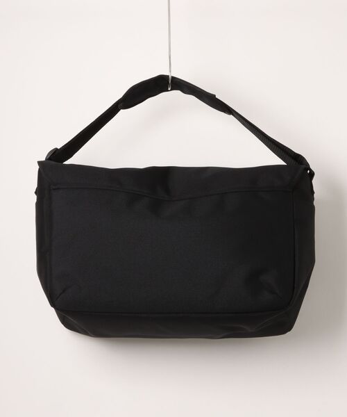 adidas(アディダス)の「adidas アディダス U TYO MESSENGER BAG(JP) バッグ KS7293 BLACK(ボディバッグ/ウエストポーチ・メンズ・ブラック・FREE)」の2枚目の写真