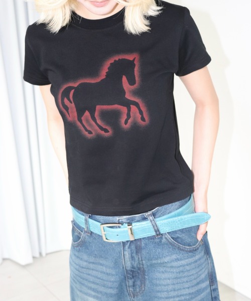 FTW(エフティダブリュー)の「HORSE PRINT TEE(Tシャツ/カットソー・レディース・ブラック/ブルー・SMALL/MEDIUM/LARGE)」の13枚目の写真