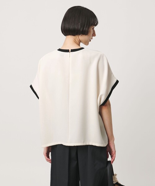 UNITED ARROWS(ユナイテッドアローズ)の「COMFY ドルマン ショートスリーブ ブラウス ‐防汚 UVカット ウォッシャブル‐(シャツ/ブラウス・レディース・ブラック/オフホワイト/ダークグレー・FREE)」の17枚目の写真