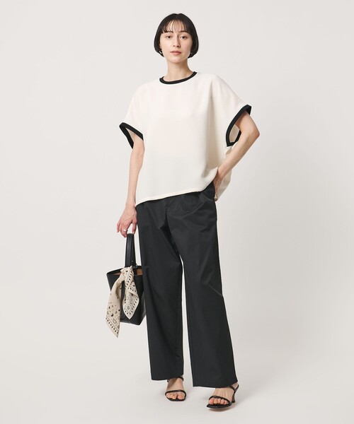 UNITED ARROWS(ユナイテッドアローズ)の「COMFY ドルマン ショートスリーブ ブラウス ‐防汚 UVカット ウォッシャブル‐(シャツ/ブラウス・レディース・ブラック/オフホワイト/ダークグレー・FREE)」の18枚目の写真