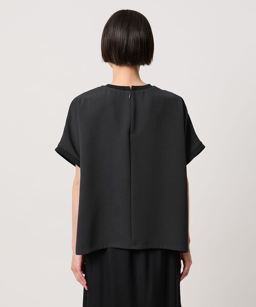 UNITED ARROWS（ユナイテッドアローズ）の「COMFY ドルマン ショートスリーブ ブラウス ‐防汚 UVカット ウォッシャブル‐（シャツ/ブラウス・レディース・ブラック/オフホワイト/ダークグレー・FREE）」の13枚目の写真