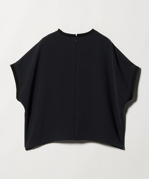 UNITED ARROWS（ユナイテッドアローズ）の「COMFY ドルマン ショートスリーブ ブラウス ‐防汚 UVカット ウォッシャブル‐（シャツ/ブラウス・レディース・ブラック/オフホワイト/ダークグレー・FREE）」の16枚目の写真