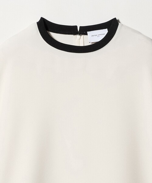 UNITED ARROWS(ユナイテッドアローズ)の「COMFY ドルマン ショートスリーブ ブラウス ‐防汚 UVカット ウォッシャブル‐(シャツ/ブラウス・レディース・ブラック/オフホワイト/ダークグレー・FREE)」の5枚目の写真