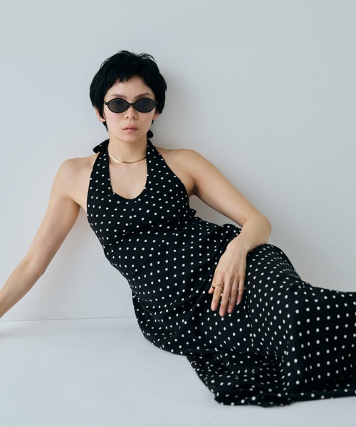 VION(ヴィオン)の「ドットホルダーネックドレス / Dot Halter Neck Dress(ワンピース・レディース・ホワイト/ブラック・FREE)」の8枚目の写真