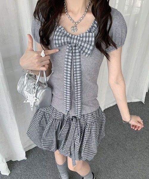 Alvia(アルビア)の「リボン半袖Tシャツ|甘辛ミックス(Tシャツ/カットソー・レディース・グレー/ホワイト/ブラック・M)」の1枚目の写真