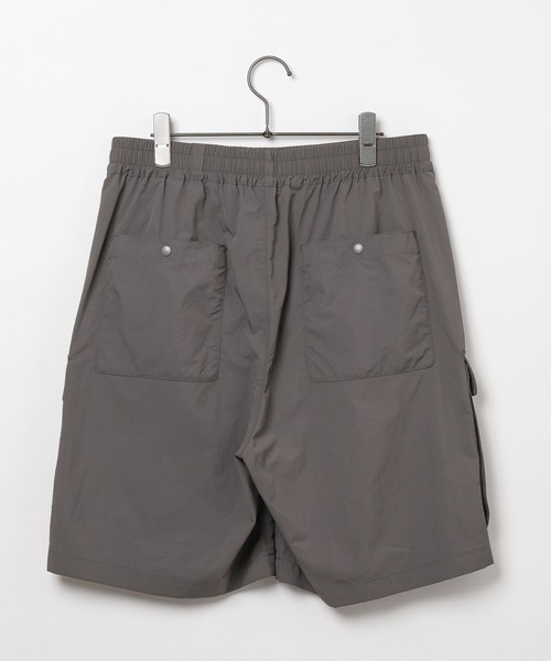 GEORGE'S(ジョージズ)の「【UNIVERSAL OVERALL】イージーカーゴショーツ(その他パンツ・メンズ・チャコールグレー/ライトグレー・MEDIUM/LARGE)」の4枚目の写真