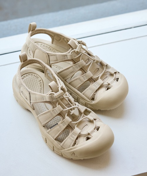 KEEN(キーン)の「【KEEN/キーン】NEWPORT H2/リンクコーデ(サンダル・レディース・ベージュ/ブラック・23/24)」の2枚目の写真