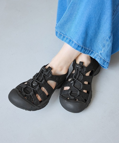 KEEN(キーン)の「【KEEN/キーン】NEWPORT H2/リンクコーデ(サンダル・レディース・ベージュ/ブラック・23/24)」の1枚目の写真