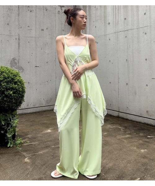 LE CIEL BLEU(ルシェルブルー)の「サイドレーストリムジョガーパンツ/Side Lace-Trim Jogger Pants(その他パンツ・レディース・ブラック/ライトイエロー・36/38)」の2枚目の写真