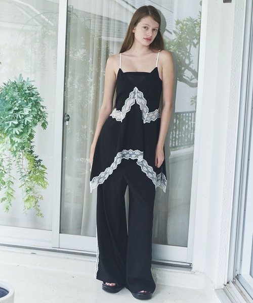 LE CIEL BLEU(ルシェルブルー)の「サイドレーストリムジョガーパンツ/Side Lace-Trim Jogger Pants(その他パンツ・レディース・ブラック/ライトイエロー・36/38)」の3枚目の写真