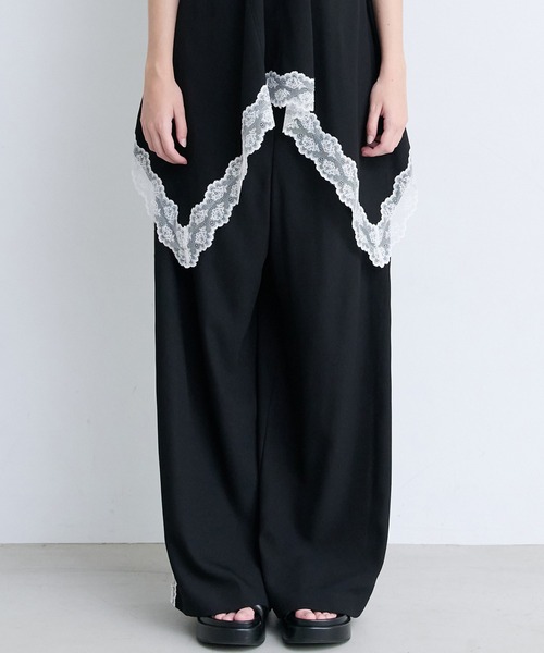LE CIEL BLEU(ルシェルブルー)の「サイドレーストリムジョガーパンツ/Side Lace-Trim Jogger Pants(その他パンツ・レディース・ブラック/ライトイエロー・36/38)」の11枚目の写真