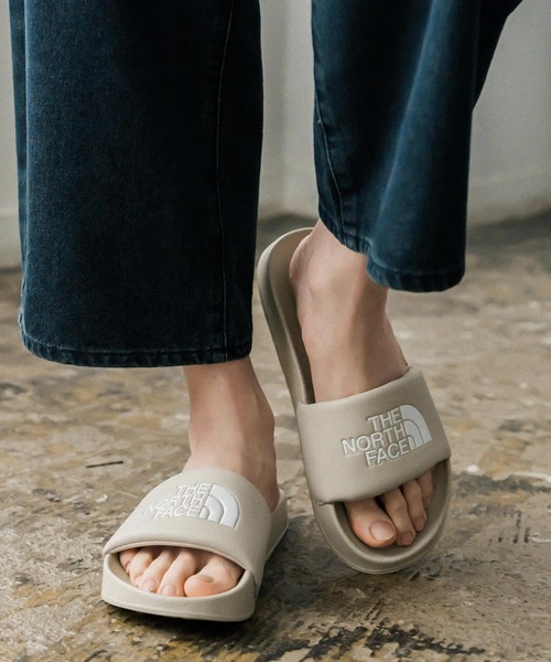THE NORTH FACE(ザノースフェイス)の「THE NORTH FACE ザ・ノースフェイス BASIC SLIDE オープントゥスライドサンダル(サンダル・メンズ・ベージュ/オフホワイト/チャコール/ブラック・25cm/26cm/27cm/28cm/24cm)」の4枚目の写真