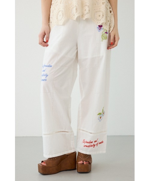 RODEO CROWNS WIDE BOWL（ロデオクラウンズワイドボウル）の「INDIA EMBROIDERYパンツ（その他パンツ・レディース・オフホワイト/ブラック・FREE）」の3枚目の写真