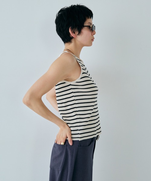VION（ヴィオン）の「ボーダーニットタンク / Border Knit Tank（タンクトップ・レディース・ブラック/ベージュ・FREE）」の8枚目の写真