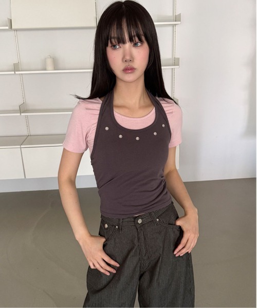 4INT.(フォイント)の「【2ピース】アイレット ホルターネック 配色 半袖 クロップド Tシャツ(Tシャツ/カットソー・レディース・ホワイト/チャコール/ピンク・FREE)」の3枚目の写真