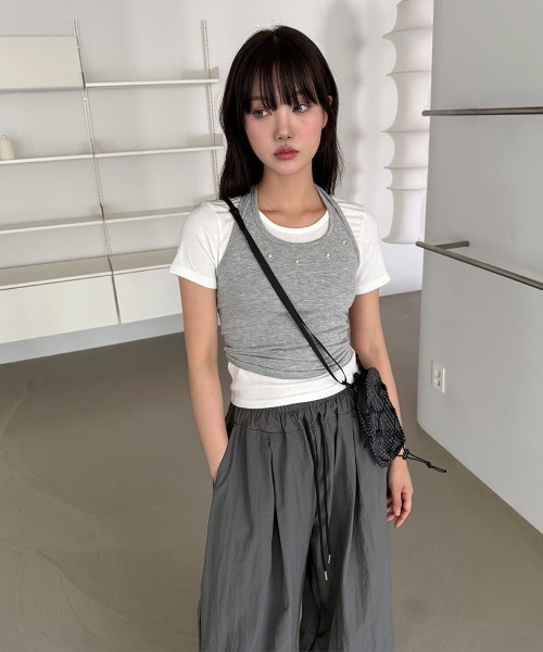 4INT.(フォイント)の「【2ピース】アイレット ホルターネック 配色 半袖 クロップド Tシャツ(Tシャツ/カットソー・レディース・ホワイト/チャコール/ピンク・FREE)」の21枚目の写真