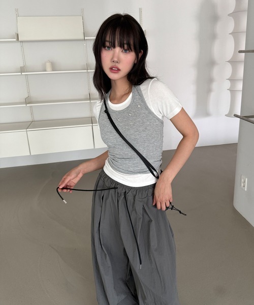 4INT.(フォイント)の「【2ピース】アイレット ホルターネック 配色 半袖 クロップド Tシャツ(Tシャツ/カットソー・レディース・ホワイト/チャコール/ピンク・FREE)」の19枚目の写真