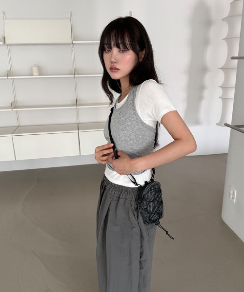 4INT.(フォイント)の「【2ピース】アイレット ホルターネック 配色 半袖 クロップド Tシャツ(Tシャツ/カットソー・レディース・ホワイト/チャコール/ピンク・FREE)」の17枚目の写真