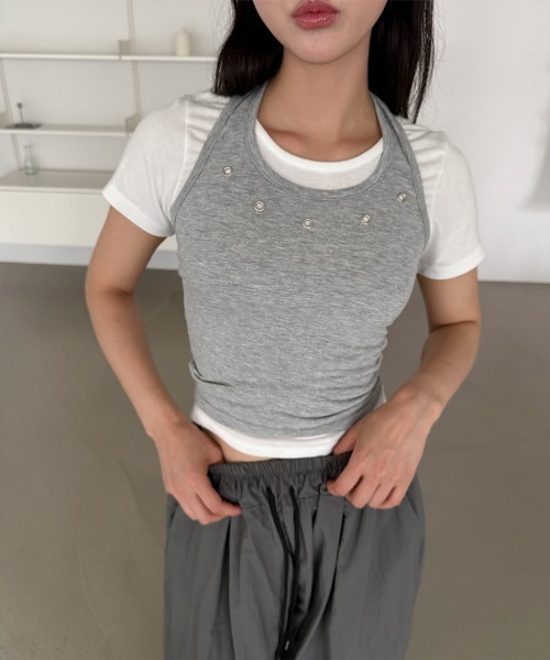 4INT.(フォイント)の「【2ピース】アイレット ホルターネック 配色 半袖 クロップド Tシャツ(Tシャツ/カットソー・レディース・ホワイト/チャコール/ピンク・FREE)」の16枚目の写真