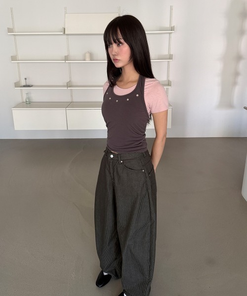 4INT.(フォイント)の「【2ピース】アイレット ホルターネック 配色 半袖 クロップド Tシャツ(Tシャツ/カットソー・レディース・ホワイト/チャコール/ピンク・FREE)」の10枚目の写真