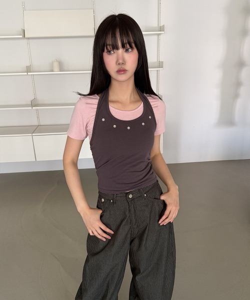 4INT.(フォイント)の「【2ピース】アイレット ホルターネック 配色 半袖 クロップド Tシャツ(Tシャツ/カットソー・レディース・ホワイト/チャコール/ピンク・FREE)」の8枚目の写真