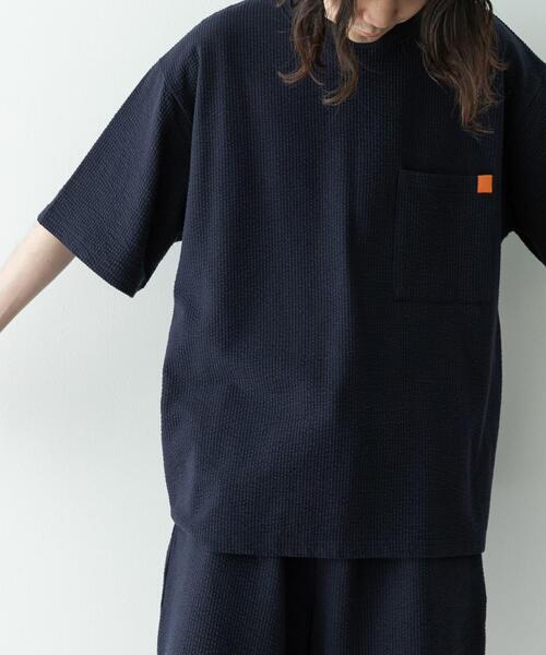 URBAN RESEARCH Sonny Label（アーバンリサーチサニーレーベル）の「カットシアサッカーショートスリーブTシャツ（Tシャツ/カットソー・メンズ・ブラック/ネイビー・MEDIUM/LARGE）」の19枚目の写真