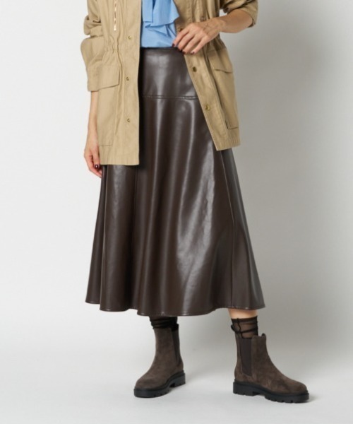 HELIOPOLE（エリオポール）の「SYNTHETIC LEATHER FLARE SKIRT / シンセティックレザー フレアスカート（スカート・レディース・ダークブラウン/ブラック・36/38）」の2枚目の写真